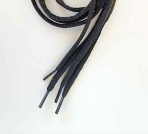 Paire de lacets noirs