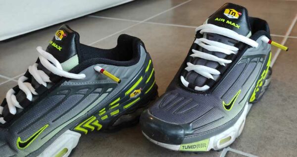 Paire de lacet blanc embouts jaune