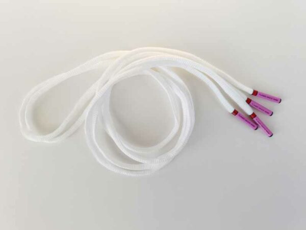 Paire de lacet blanc embouts rose