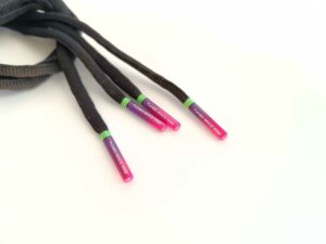 Paire de lacet noire embouts fireberry