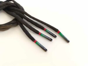 Paire de lacet noire embouts forest