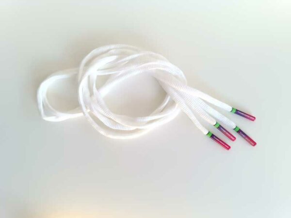 Paire de lacet blanche embouts fireberry