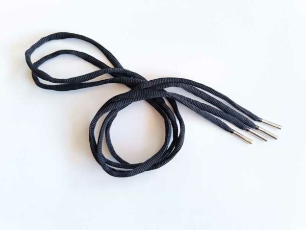 Paire de lacet noir embouts argenté
