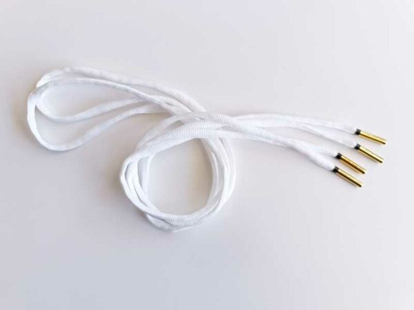 Paire de lacet blanc embouts doré