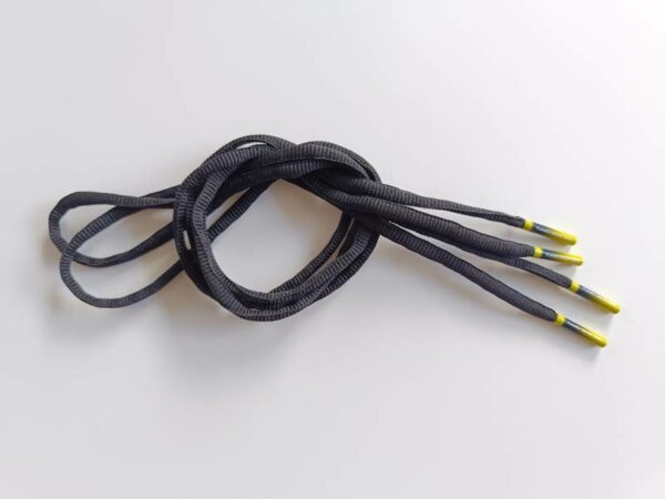 IMG_20250428_175743 Paire de lacet noire embouts Yellow-fade