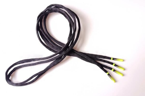 IMG_20250820_120330 Paire de lacet noire embouts Neon-fade