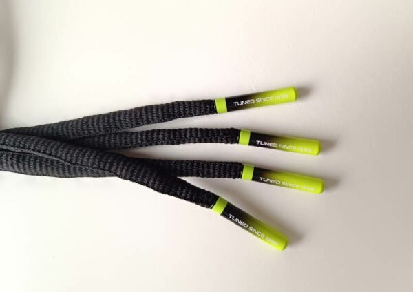 IMG_20250820_120334 Paire de lacet noire embouts Neon-fade